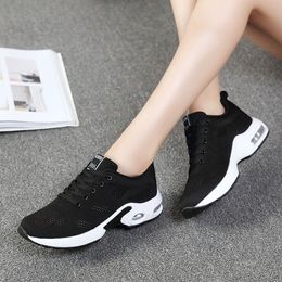 2022 casual plus size women's shoes Korean student cushion soft bottom breathable casual running shos flying woven sports shoe women M2025