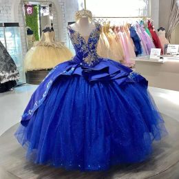 Royal Blue 2022 Quinceanera 드레스 v 넥 비즈 크리스탈 슬리빙 코르셋 백 자수 레이스 아플리케 스팽글 스위트 16 댄스 볼 가운 커스텀 메이드