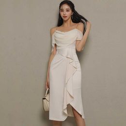 Summer Sexy Office Lady 2 Pieces Set Women Off The Shoulder Blouses And Ruffles Bodycon Pencil Skirt Suit 210529