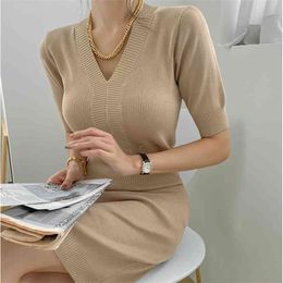 Casual women's dress slim slimming short-sleeved knitted temperament goddess V-neck high waist all-match short skirt 210520