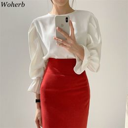 Elegant Solid Blouse Women Pleated Long Lantern Sleeve Office Lady Shirt 210519