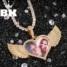 THE BLING KING Fashion Angel love wings Made Photo Pendant Necklace Gold Color Full Iced Out Zircon Round Tag Hiphop Jewelry X0509