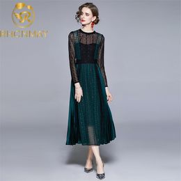 Sexy Spring Summer Vintage Green Lace Chiffon Patchwork Pleated Midi Dress Women O neck Designer Long Sleeve Maxi Draped 210506