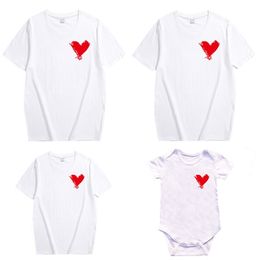 Mommy and Me Clothes Father Son Mother Daughter Matching Family Outfits T shirt Mom Kids Baby Girls Soft Cotton Heart Print Tops 210417