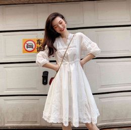Elegant A-line Lace Dresses OL Simple V-neck Solid Wild Hollow Out Three Quarter Sleeves Knee-length Women Summer Party Dresses 210514