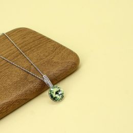 Pendant Necklaces Simple Elegant Trendy Green Blue Crystal Necklace Suitable For Women Creative Fashion Christmas Jewelry Gift