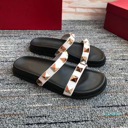 2022- summer slippers new female European and American style leather character flat outside casual wild fashion women's shoes