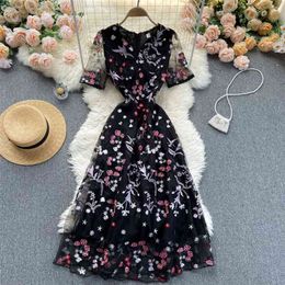 Women Fashion Embroidered Flower A-line Dress V-neck Short Sleeve High Waist Thin Clothing Harajuku Vestidos R484 210527