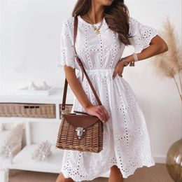 women's embroidered short-sleeved beach mini dress round neck hollow summer white vintage short vestido 210508