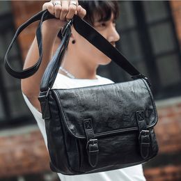 luxurys Leather Shoulder Bag For Men Casual Crossbody Man Handbag Messenger Male Side designer Men's Bags