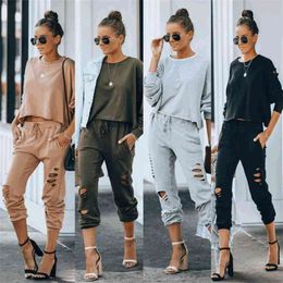 Autumn Winter Fashion Solid Colour Round Neck Long Sleeve Stitching Tshirt And Hole Pant Two Piece Set Women Sports Suit 210517