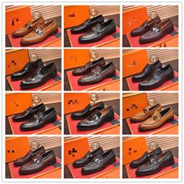 2021 Soft Leather Mens Designer Loafers dress shoe party Business Metal Buckle Slip-on Stone Pattern man round toes Wedding Shoes high Quali