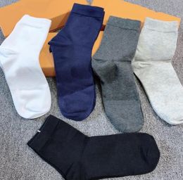 Mens Womens sport socks 100% Cotton wholesale Couple 5 Colours sock long and tube-shaped With yellow box ezruyr