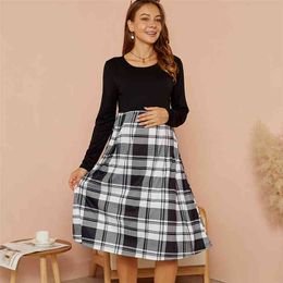 ArrivalMaternity Round collar Plaid full print Midi A Long-sleeve Nursing Dress 210528