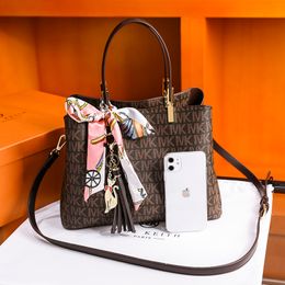 Women Puse Fashion Handbags Lady Bags Designer Luxury Size 8029 30cm Totes Llxuh
