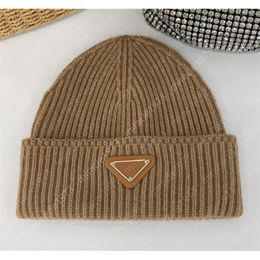 Luxury Designer Beanies Fashion Womens Mens Knitted Winter Triangle Brands Unisex Warm Fitted Hats 9 color
