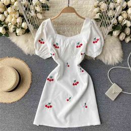 Summer Women Dress French Style Cherry Embroidery Square Collar Short Puff Sleeve Slim High Waist Chic Vestidos Robe 210603