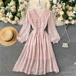 French Sweet Chic Dress Women Lace V Neck Puff Sleeve Solid A-line Dress Autumn Design Fashion Streetwear Midi Dresses 210419