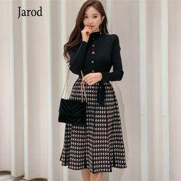 Arrived Korean Autumn Elegant Knitted Plaid Patchwork Women Dress Long Sleeve O-neck Lace-up Bow Pleated Midi Dresses 210519