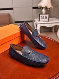 2021 scarpe eleganti da uomo firmate lettera di marca scolpita di alta qualità Moda di lusso da uomo Deigner scarpa casual con punta taglie forti