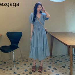 Ezgaga Vintage Short Sleeve Dress Women V-Neck Lace-up Backless Solid Ruched Summer New Korean Fashion A-line Female Robe 210430