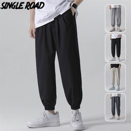 Single Road Mens Quick Dry Running Pants Joggers Summer Plain Sport Ice Fabric Sweatpants Trousers Home 210715