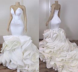 Modern Cascading Ruffles Mermaid Wedding Dresses For Bride 2022 Strapless Sleeveless Trumpet Long Satin Bridal Gowns White Wedding Dress Robe de Mariage