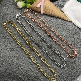 Designer-Halskette der Modemarke, U-förmige Halskette aus Titanstahl, Unisex-Stil, erhältlich in Gold, Silber und Roségold