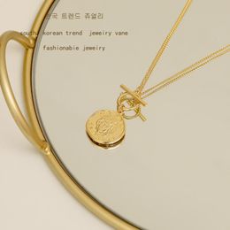 Pendant Necklaces 16K Gold Coin Necklace Female Cold Wind Retro Portrait Geometric Fashion Wild Clavicle Chain Banquet Birthday Gift