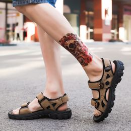 Große Größe 39-44 Authentische lässige Männer Frauen Sandalen Outdoor Luxurys Designer Hakenschlaufe Flache Original Plattform Strand Hausschuhe Sommermode