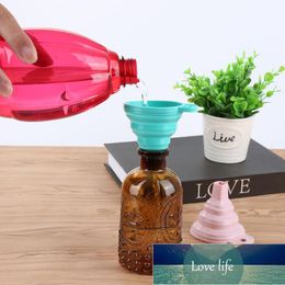 Mini Foldable Funnel Silicone Collapsible Funnel Folding Portable Funnels Be Hung Household Liquid Dispensing Telescopic Factory price expert design Quality