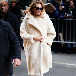 Herbst Winter Frauen Beige Teddy Mantel Stilvolle Weibliche Dicke Warme Kaschmir Jacke Casual Mädchen Streetwear 210531