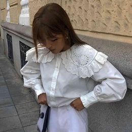 White Lace Embriodery Turn Down Collar Blouses Tops Women Lantern Sleeve French Palace Ladies Vintage Cotton Tops 210415