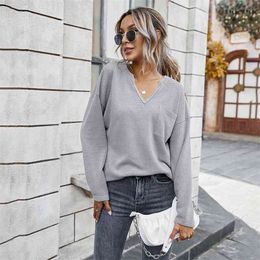 Autumn Winter T-shirt Women Casual Loose Solid V Neck Long Sleeve Pockets Decor Knitted Tshirt Fashion Ladies Pullover Tops 210522