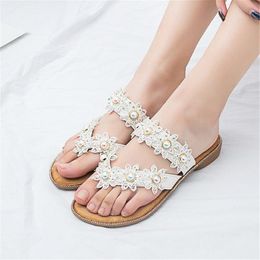 Slippers Women's Summer Fashion Imitation Pearls Hollow Flower Solid Color Flat Ladies Shoes Flip-Flops Casual Female Slides