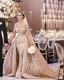 Luxuriöse arabische Champagner-Meerjungfrau-Brautkleider mit abnehmbarer Schleppe, Stehkragen, 3D-Spitze und langen Ärmeln Bridal330c