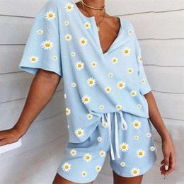 Women's Sleepwear Daisy Floral Print Short Set Pajamas For Women Pajama Set Sweet Short Sleeve T Shirts & Shorts Summer Pijama 210928