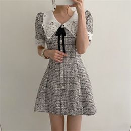 Retro Fashion Summer Women Sweet Bowknot Puff Sleeve Vestidos Elegant Tweed Plaid Chic Mini Dress 210519