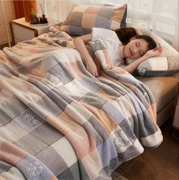 High Quality Bedding Trendy Household Coral Fleece Blanket Keep Warm Resist the Cold Winter Household Blanket Bed Hot F0275 210420