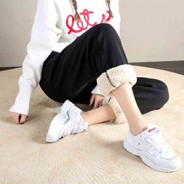 Women Gym Sweatpants Winter Fleece Trousers Solid Thick Warm Harem Pants Female Sportwear Pants Running Jogging Femme Oversize Y211115