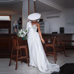 Plus Size Mermaid Bridal Gown One Shoulder Appliqued Lace Beads Wedding Dresses Sweep Train Beach Ruched Satin Robe de mariée