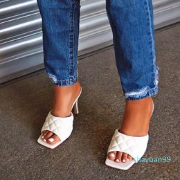 Kadın Marian Sqaure Toe Terlik Kırmızı Kapitone Mule Topuklu Ayakkabı 9 cm Yüksek PU Yumuşak Deri Katlar Kadın Sandalet Tercüme 2021 235