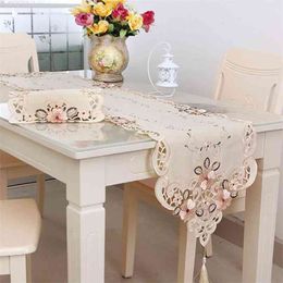 Classical Embroidered Table Runner cloth Vintage Floral Lace Tassel Cloth Home Party Wedding Dinner Decor 210628