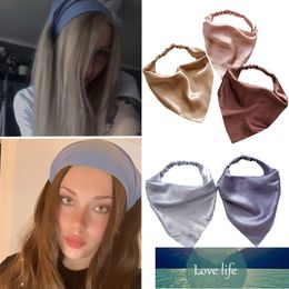 New Solid Color Satin Triangle Hair Scarf Bandana Hair Band Paisley Bandanas Headbands Wrist Turban Headwear Hair Accessories Factory price expert design Quality