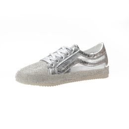 2021 Scarpe casual lucide da donna primavera ed estate scarpe da trapano in pelle argento mesh scarpe da sabbia casual traspiranti piatte lucide