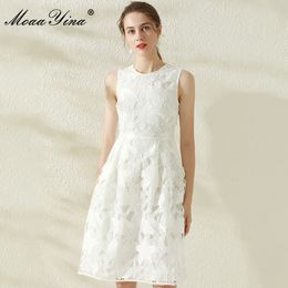 Summer Runway Elegant Party Dress Women's O-Neck Sleeveless Fashion White/Black Hollow Embroidery Vintage Mini 210524