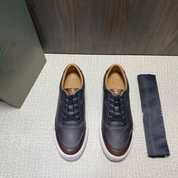 2024 Neue Herren-Low-Cut-Schnürschuhe aus klassischem Leder, trendige und modische schwarze Four Seasons-Schuhe