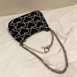 Womens heart-shaped handbag armpit bag fashion girl 2021 new pearl chain single shoulder crossbody bags