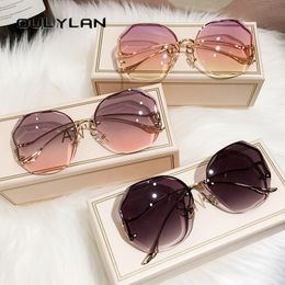 Oulylan 2021 Fashion Gradient Sunglasses Women Ocean Water Cut Trimmed Lens Metal Curved Temples Sun Glasses Female UV400