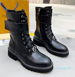 High end side zipper Martin boots womens winter round head flat bottomed short barrel motorcycle boots black and white leather Knight 0023